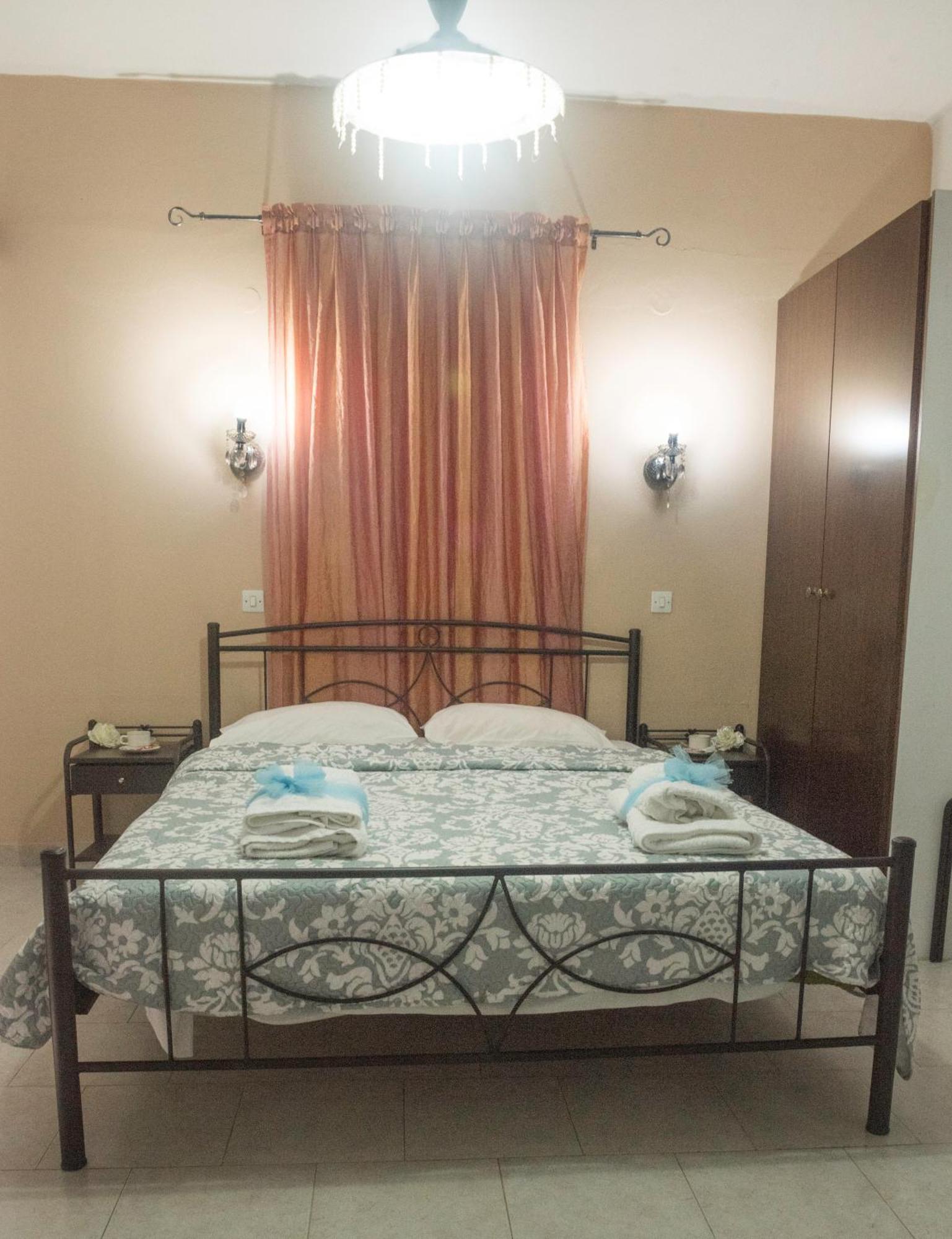 Antonios Hotel Фалираки Стая снимка